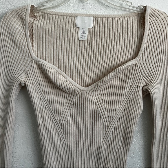 H&M Beige Ribbed Top - Picture 2 of 4